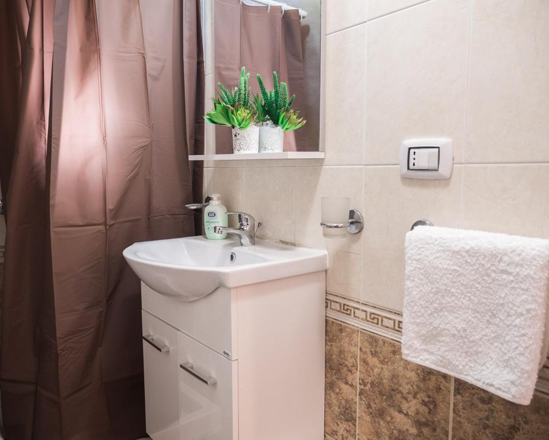 Chiaia Premium Flat, Naples Center, Near Seaside Apartment Bagian luar foto