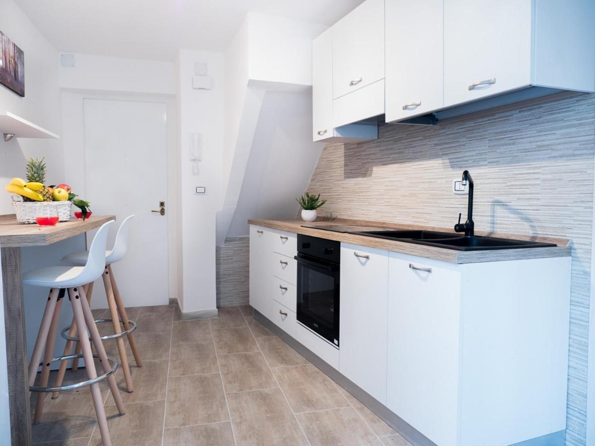 Chiaia Premium Flat, Naples Center, Near Seaside Apartment Bagian luar foto